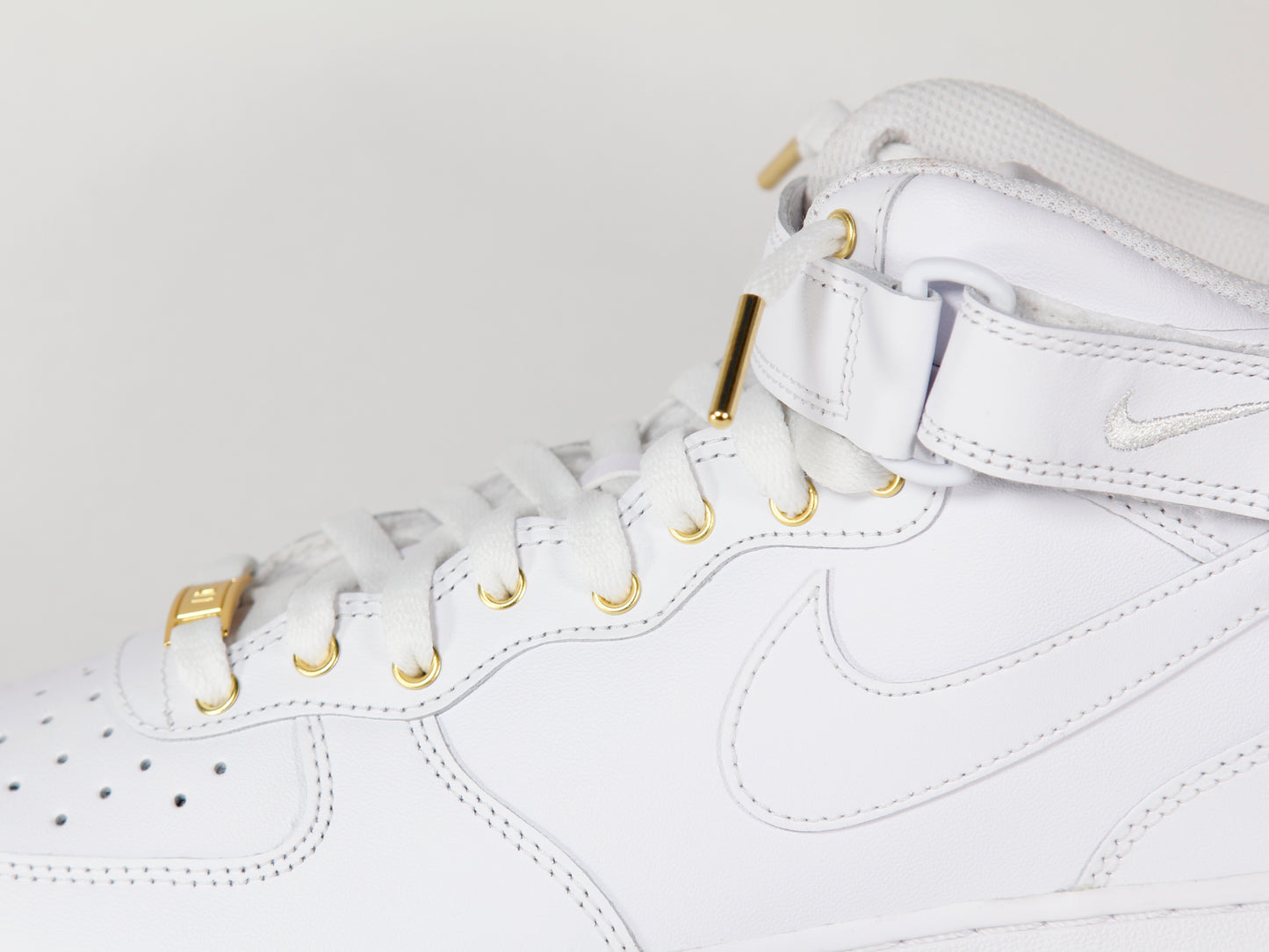 Custom Air Force 1 Mid White & Gold (Mens)